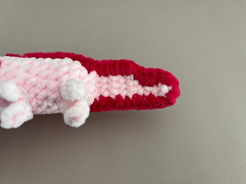 Completed tail accent